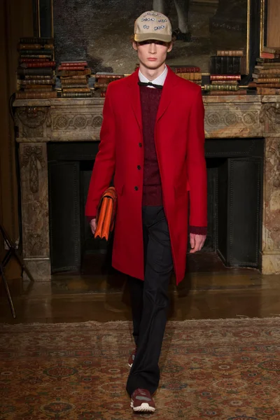 Look 29